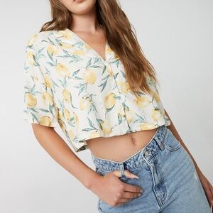 Ardene Lemon Print Short Sleeve Cropped Loose Fit Blouse S